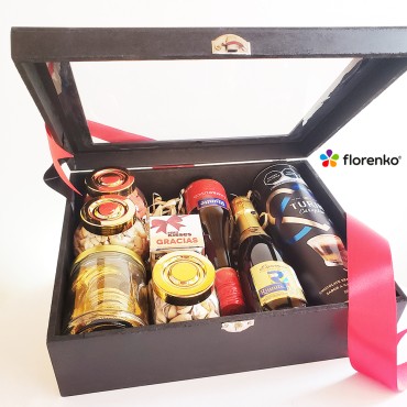 Elegante caja para regalar con productos gourmet