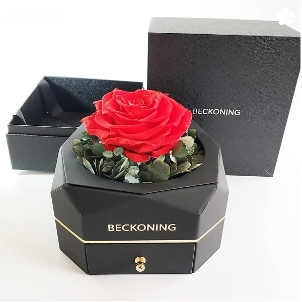 Florecer infinito - rosa rehidratada con joyería