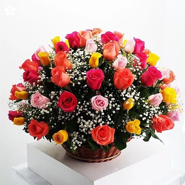 Esfera de rosas - tonos pastel en canasta