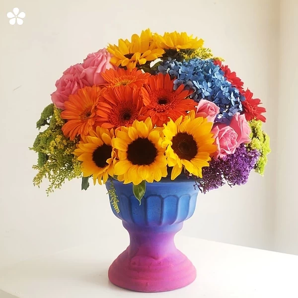 Sueño Colorido - flores en copa cerámica bicolor