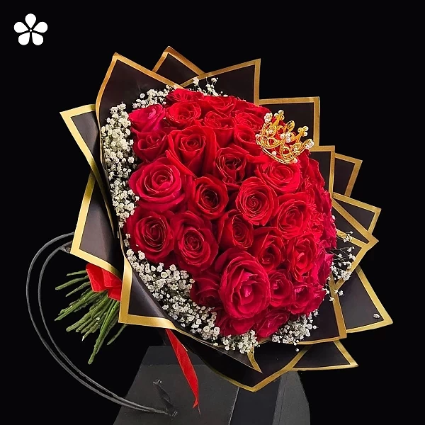 Trono de amor - 50 rosas rojas con corona