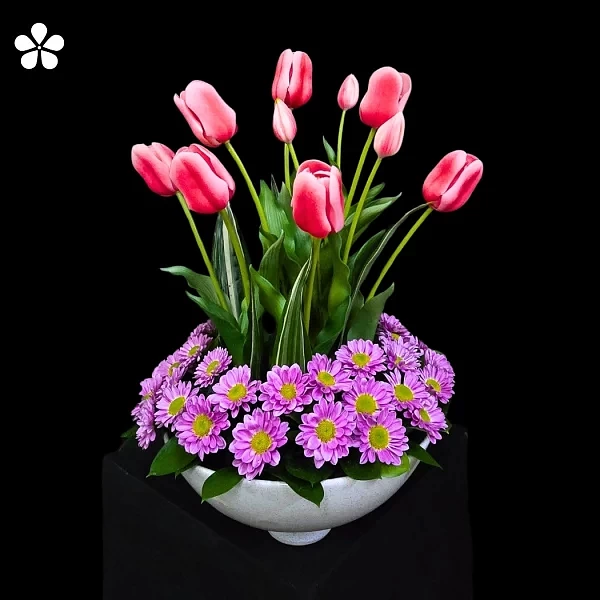 Danza floral en blanco