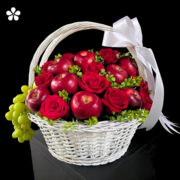 Canasta Romance de Rosas y Manzanas